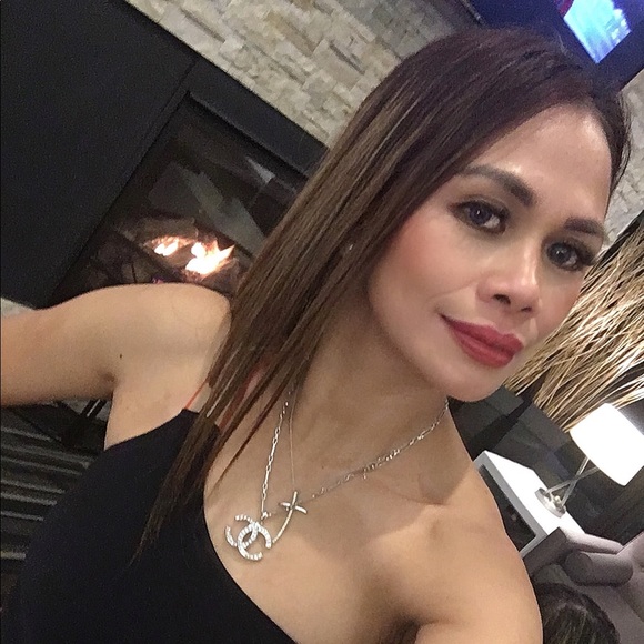 Meet your Posher, Vicky - Picture 1 of 1